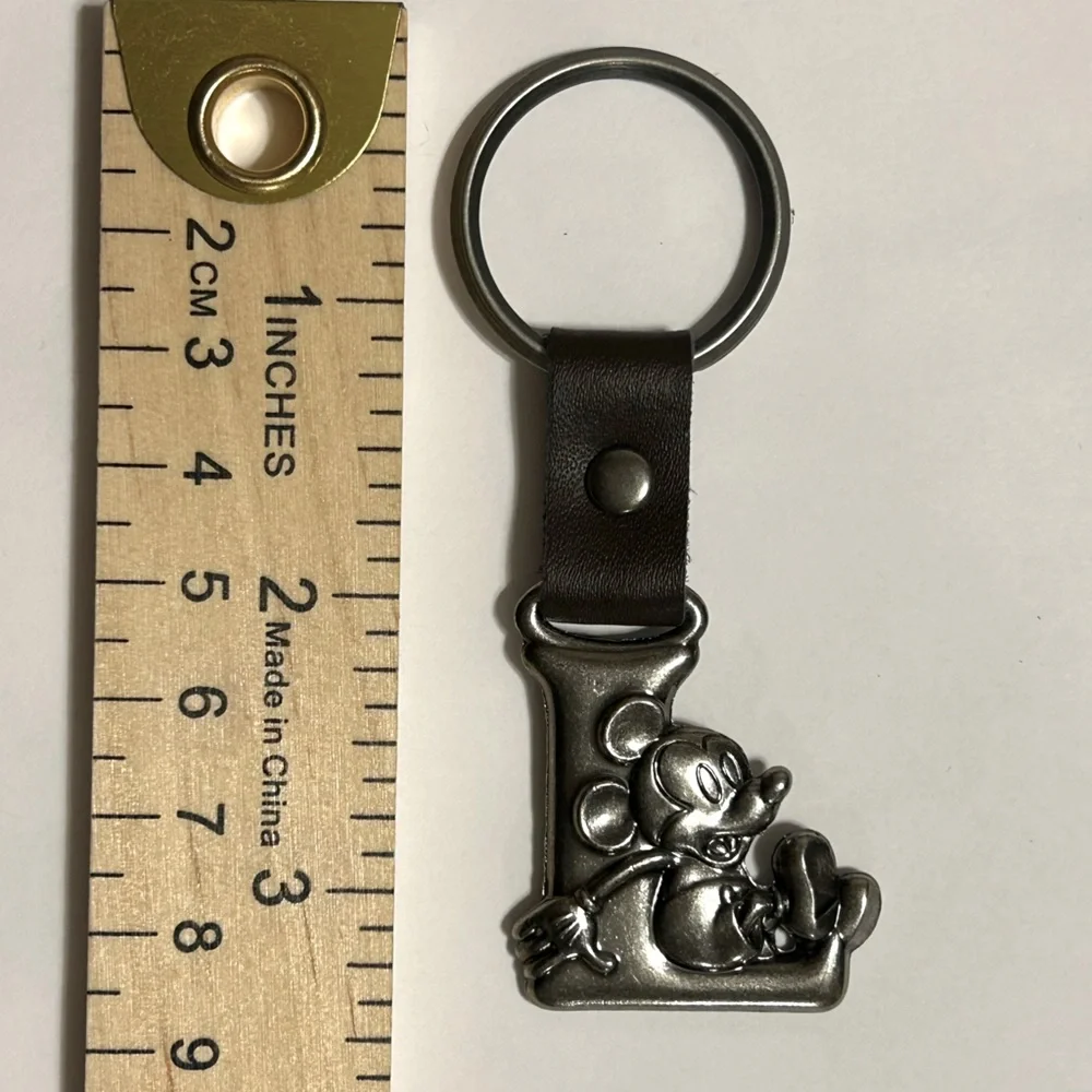 Disney Mickey Mouse Silver Tone Initial Letter L Keychain - Picture 3 of 4